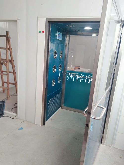 三吹风淋室安装现场 三吹风淋室安装现场